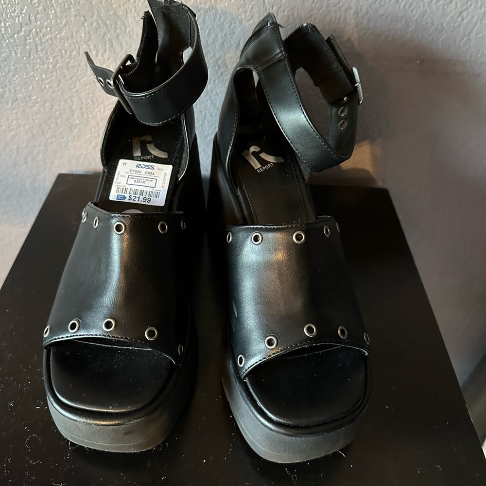 Roxy Black platform sandals 8.5